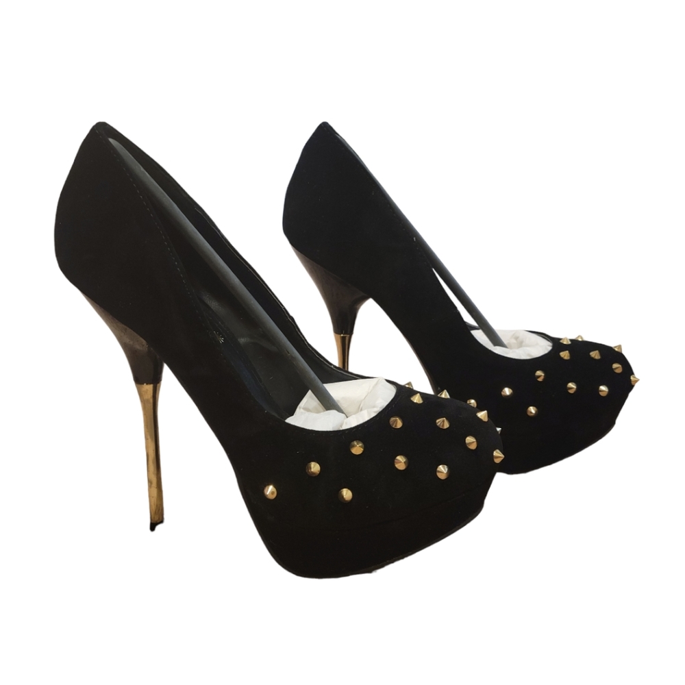 NIB Velvety black with gold stud Jackie heels sz 6.5